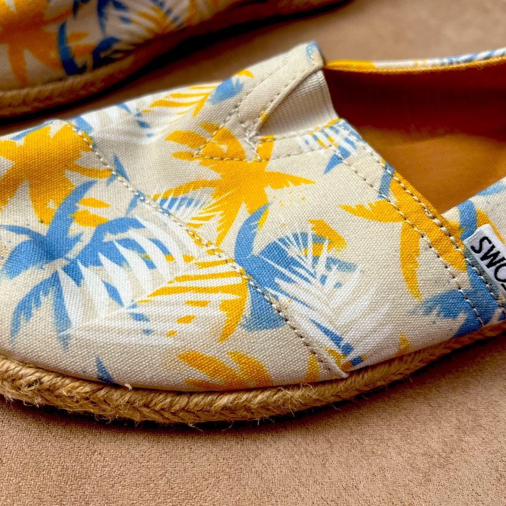 TOMS Alparagatas size 9.5 palm tree design EUC